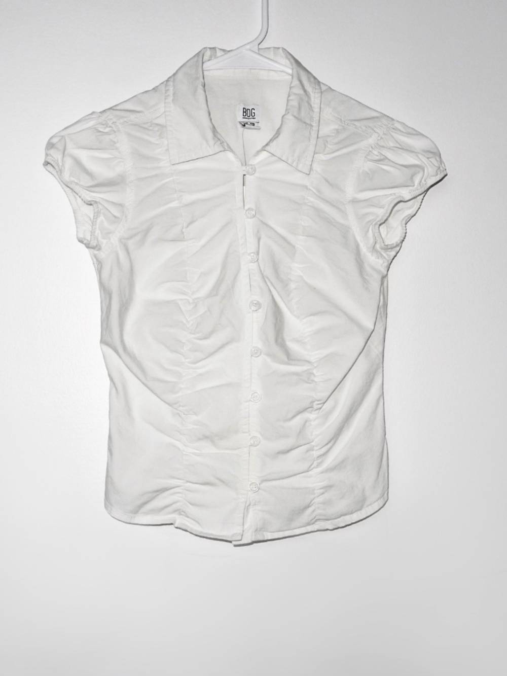 NWT BDG Nadine Ruched Seam Button Up Top in White. Size: XS